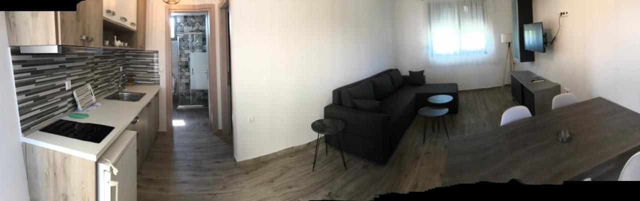ホテル Savvas House ネオス・マルマラス エクステリア 写真